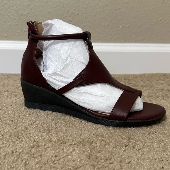 Journee Collection Shoes - Journee Collection Footwear Trayle Wine Wedge Sandals Size: 6